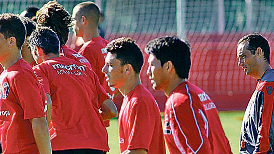 Oltra medita durante un entrenamiento en Son Bibiloni.