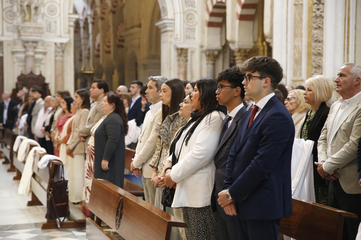 El Bautismo, Confirmación y Eucaristía para 51 catecúmenos, en imágenes El Bautismo, Confirmación y Eucaristía para 51 catecúmenos, en imágenes