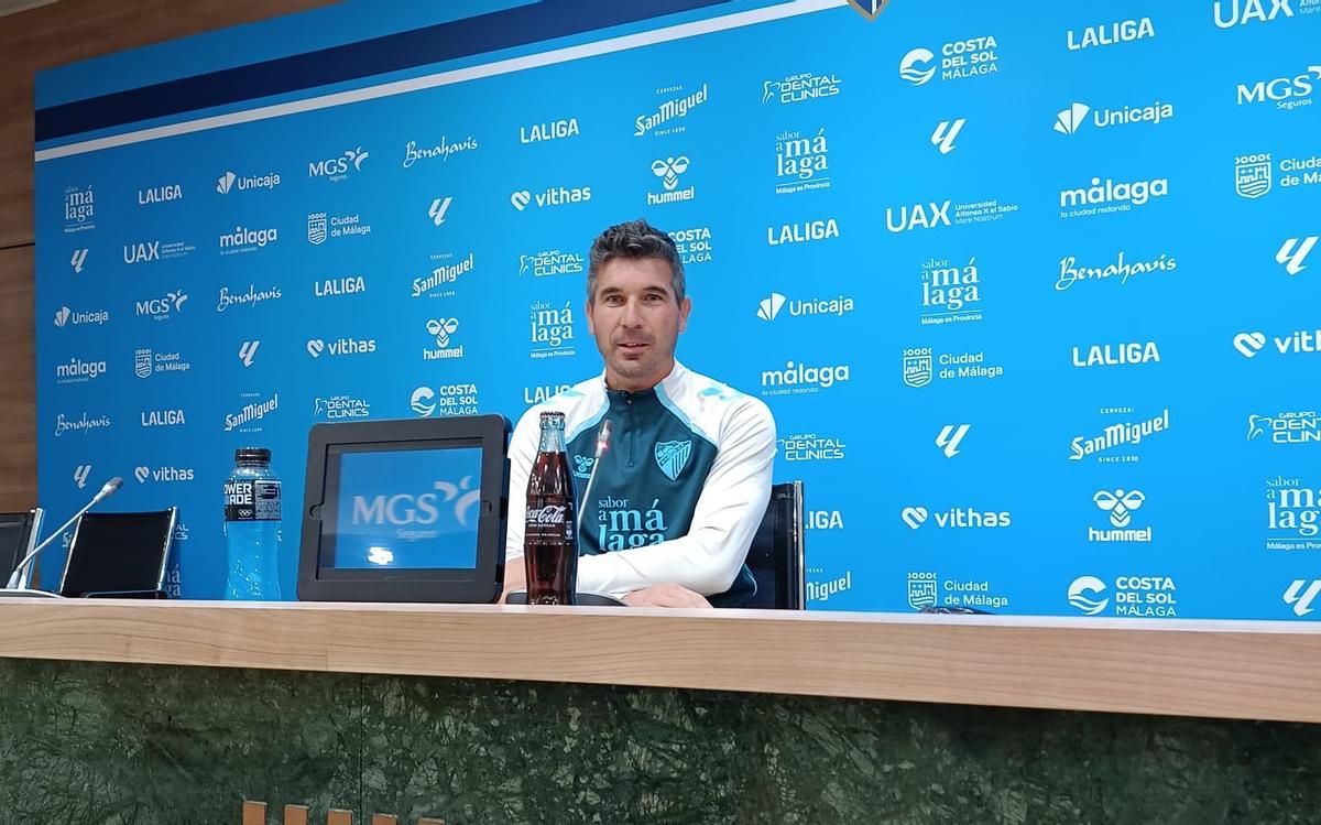 Juanfran Funes, entrenador del Málaga CF, en rueda de prensa.