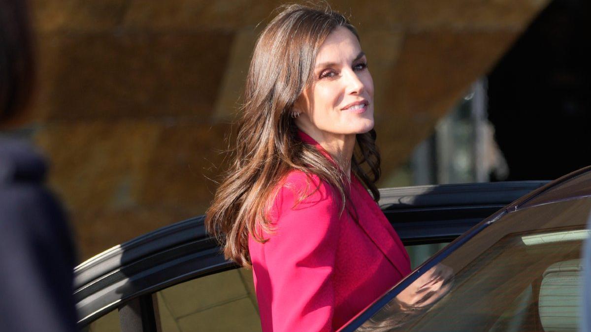 10 vestidos ideales que podría lucir la reina Letizia en caso de que acudiese a su cita con los Premios Goya