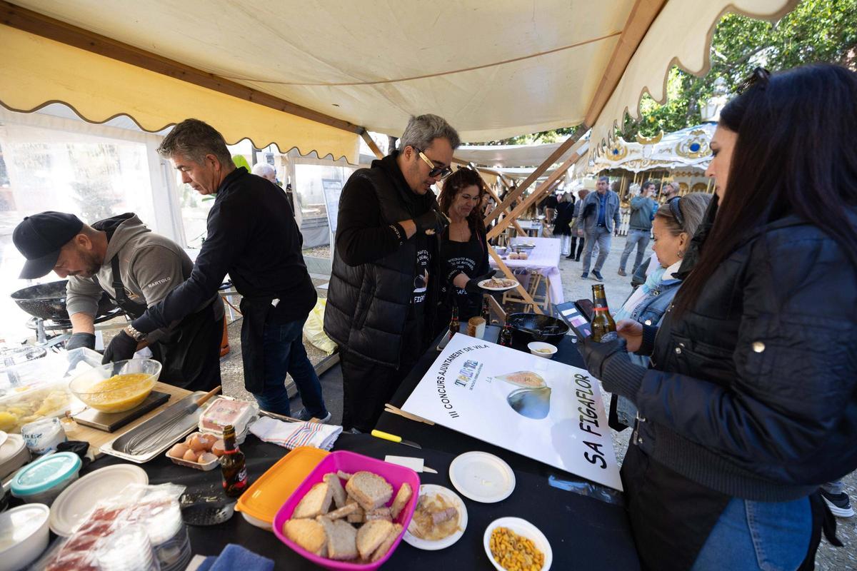 Todas las imágenes del concurso de tortilla de patata 'vermella' de Ibiza
