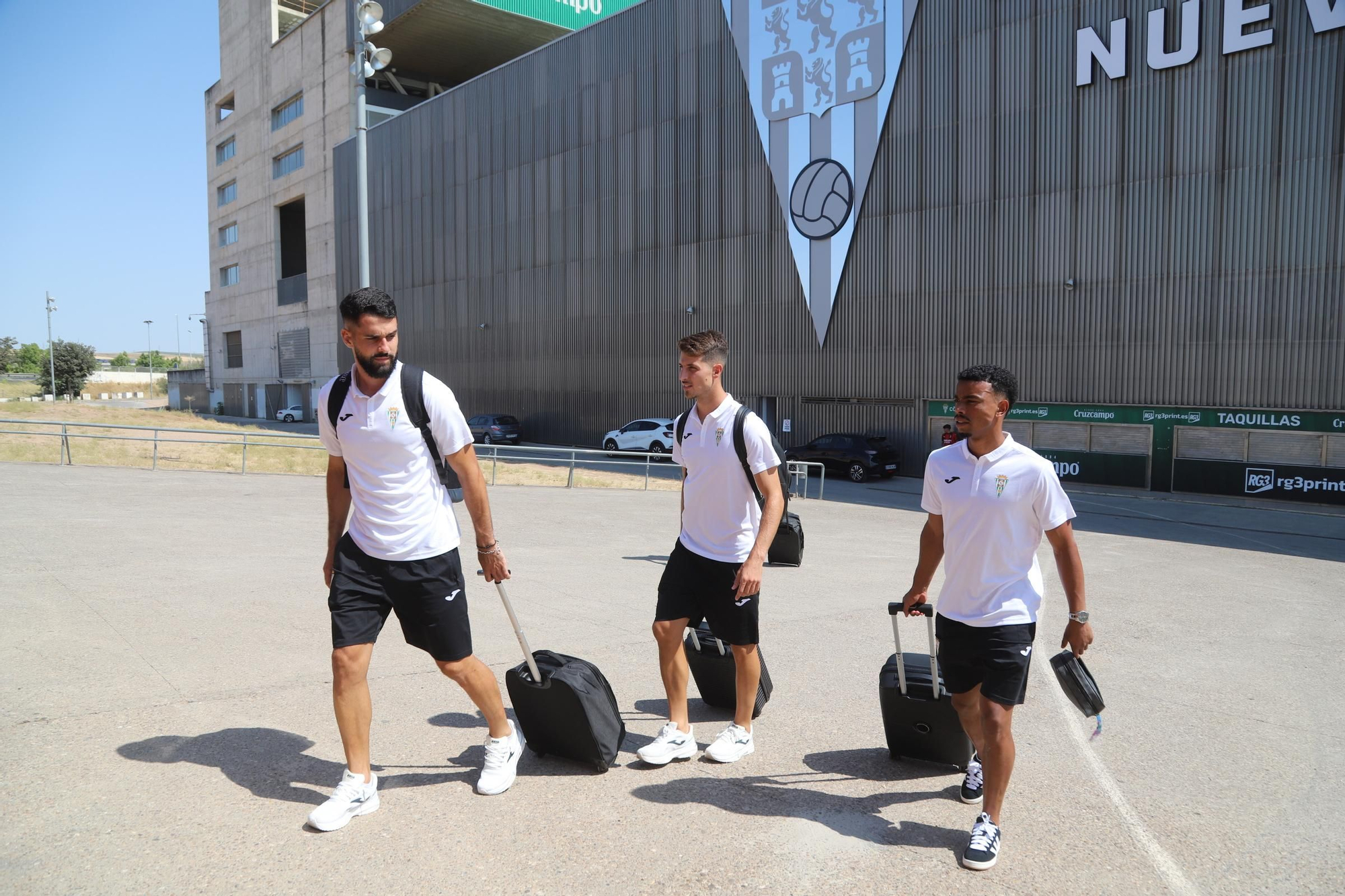 El Córdoba CF pone rumbo a su concentración en Oliva