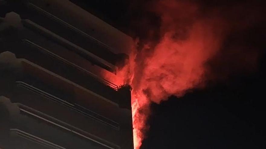 Una bengala provoca un incendi en un balcó de Manresa durant la celebració del Mundial de futbol d'Espanya