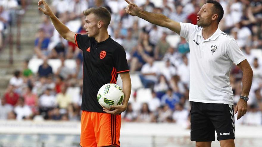 Un gran V. Mestalla no puede con el Albacete... ni con el árbitro