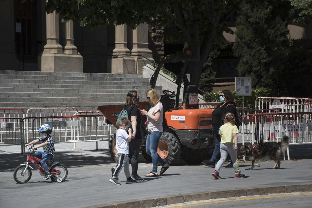 Els menors de 14 anys poden sortir a passejar una hora al dia acompanyats d''un adult