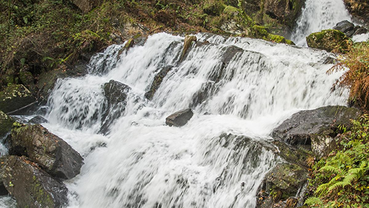 Fervenza situada no concello de Val do Dubra