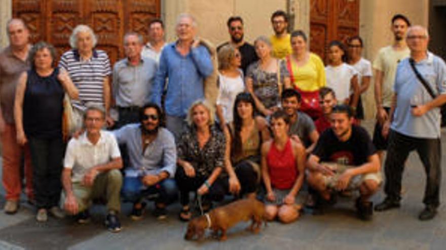 Els artistes i els organitzadors del festival El Patio