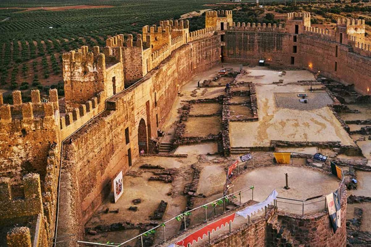 El castillo de Baños de la Encina (Jaén)