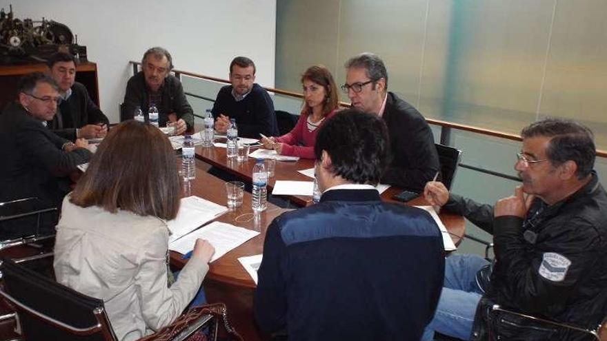 Cuiña, durante la reunión mantenida, ayer, en Valença.