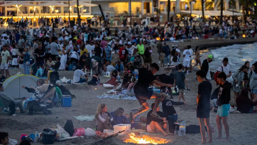 Una &#039;Nit de Sant Joan&#039; para reivindicar el decrecimiento turístico