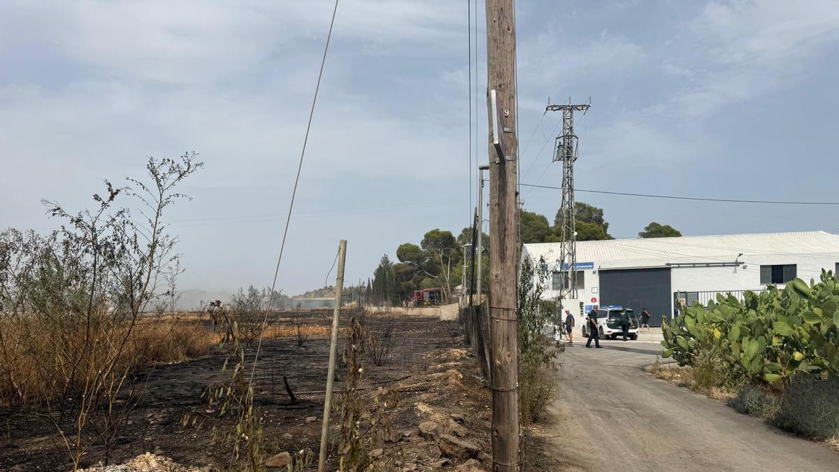 Así aplacaban los Bomberos de Murcia un incendio en Cabezo de Torres