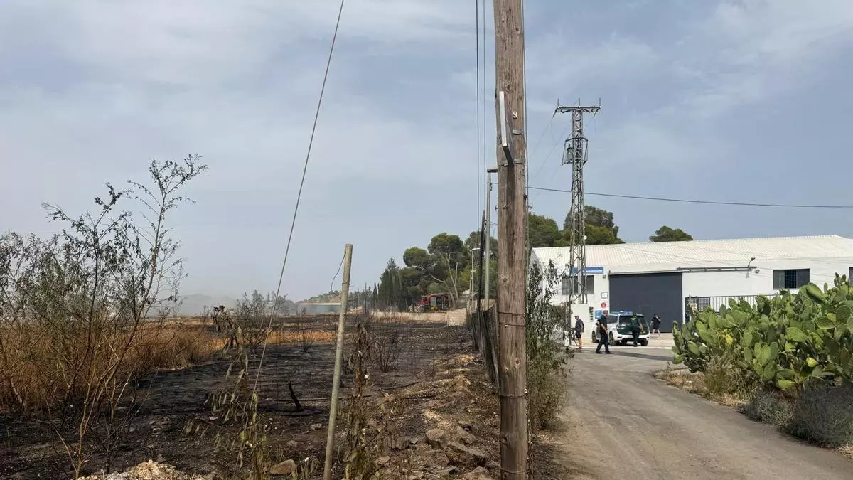 Así aplacaban los Bomberos de Murcia un incendio en Cabezo de Torres