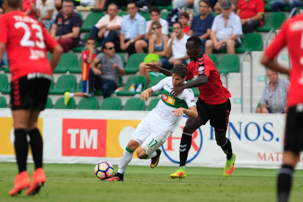 Elche y Nàstic empatan en el Martínez Valero