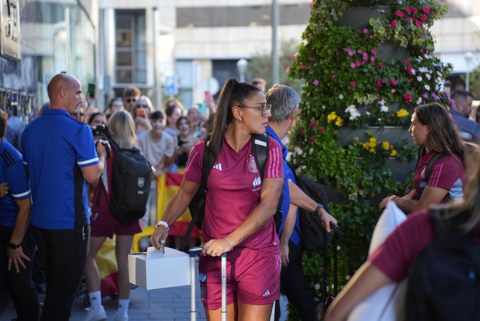 Las campeonas del mundo a su llegada a Córdoba, en imágenes