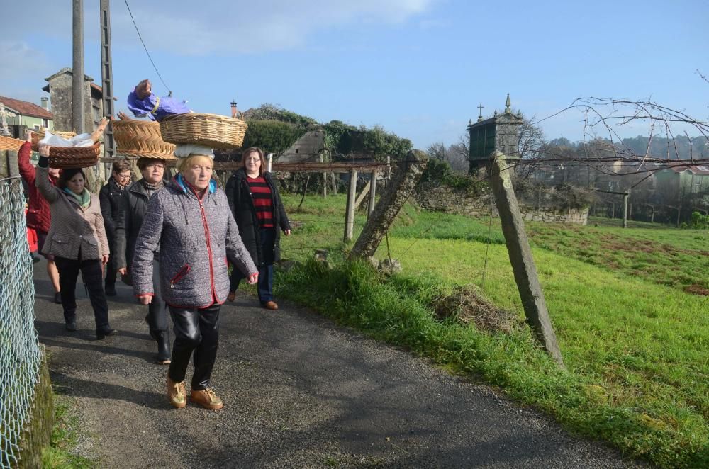 Procesión de los lacones, en el Concello de Valga.