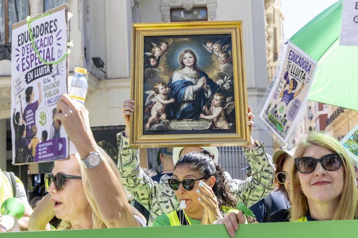 Noveno día de huelga de profesores: la lucha docente sigue viva en Alicante Noveno día de huelga de profesores: la lucha docente sigue viva en Alicante