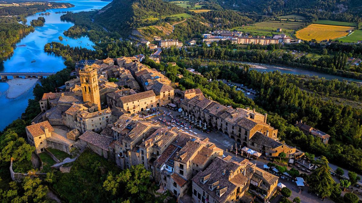 El pueblo medieval más bonito del mundo está en Huesca y es este.