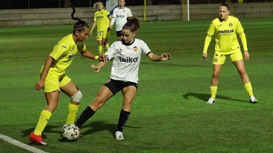 El Villarreal femenino tiñe de amarillo el derbi ante el Valencia B (1-2)