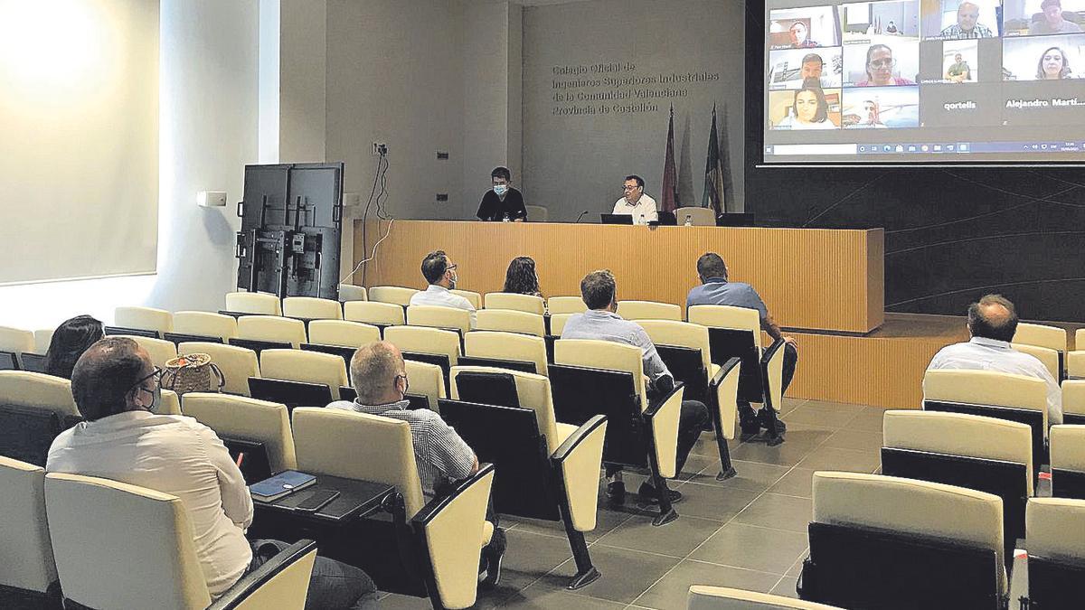 Imagen de la asamblea general de Asebec, celebrada ayer en Castelló en formato telemático y presencial.