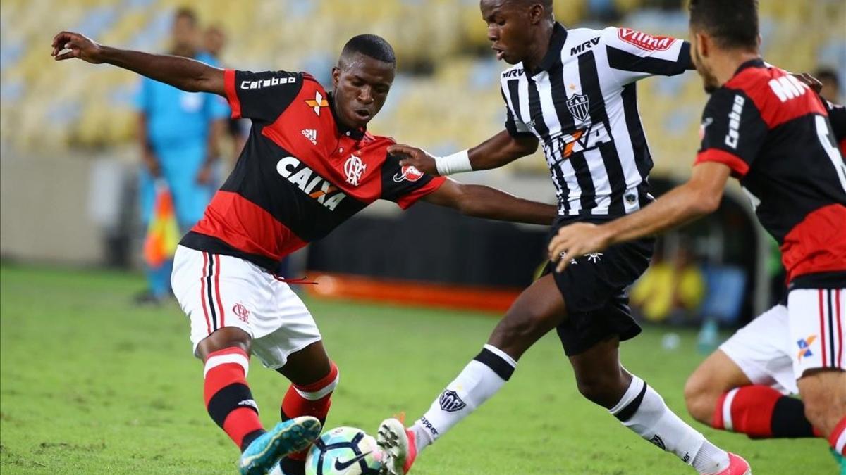 Vinicius Junior, durante su primer partido como profesional contra el Atlético Mineiro