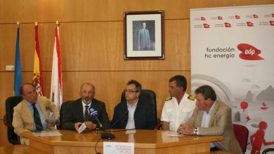 Francisco Artime, del Marítimo de Luanco, Nicanor Fernández, de HC, Riego, Fernando Brinquis, de la Marina, y Artime.