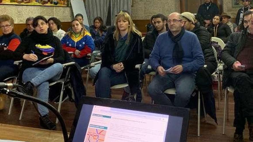 Reunión de la Uned en O Carballiño. // FdV