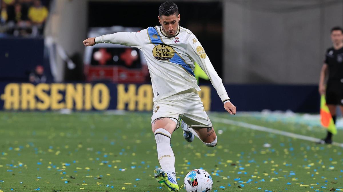 Sergio Escudero, ex del Deportivo, se une al Real Zaragoza en Primera Federación