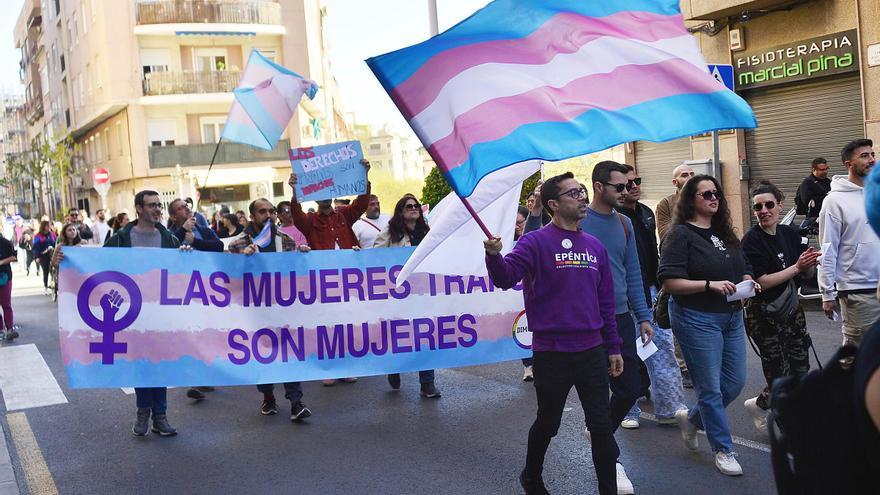 Protesta en defensa de las mujeres trans en Elche