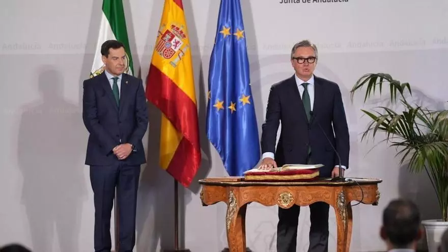 VÍDEO | Juanma Moreno defiende su pacto con Vox en la jura de los nuevos consejeros andaluces