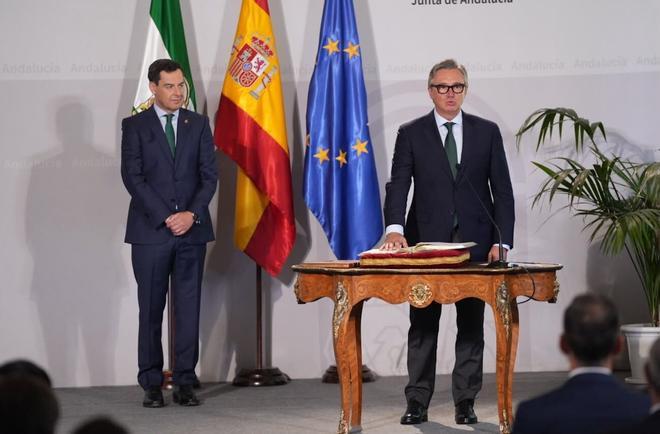 Juanma Moreno defiende su pacto con Vox en la jura de los nuevos consejeros andaluces: "Es un acuerdo de dos fuerzas políticas, pero un solo Gobierno"