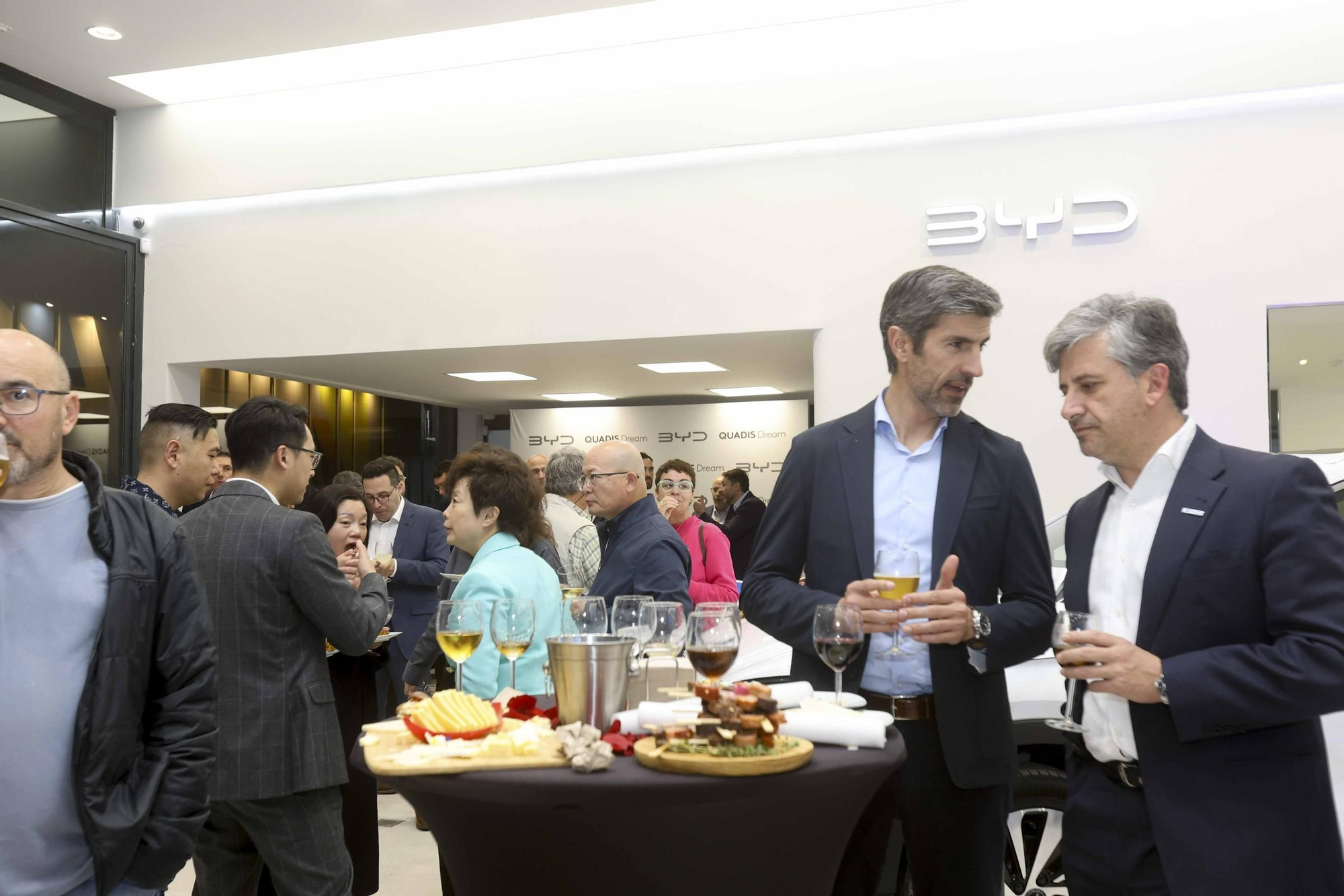 QUADIS Dream inaugura el primer centro BYD en Alicante.