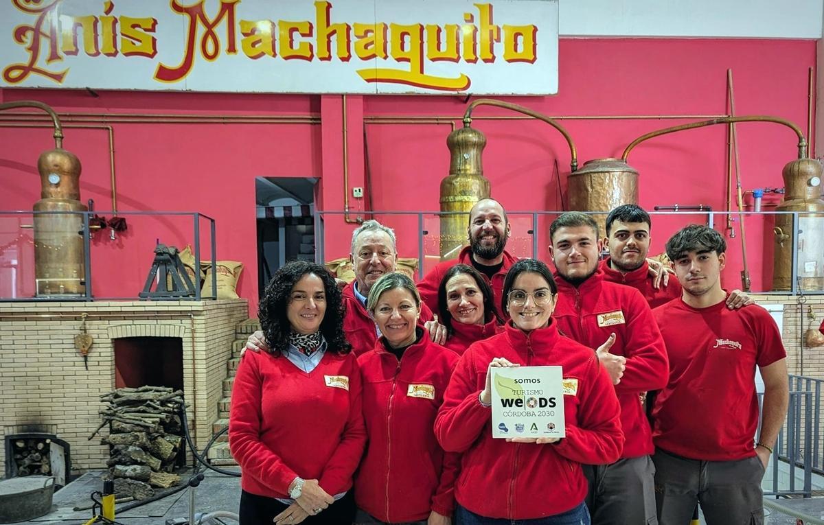 Plantilla de trabajadores de Destilerías Machaquito.