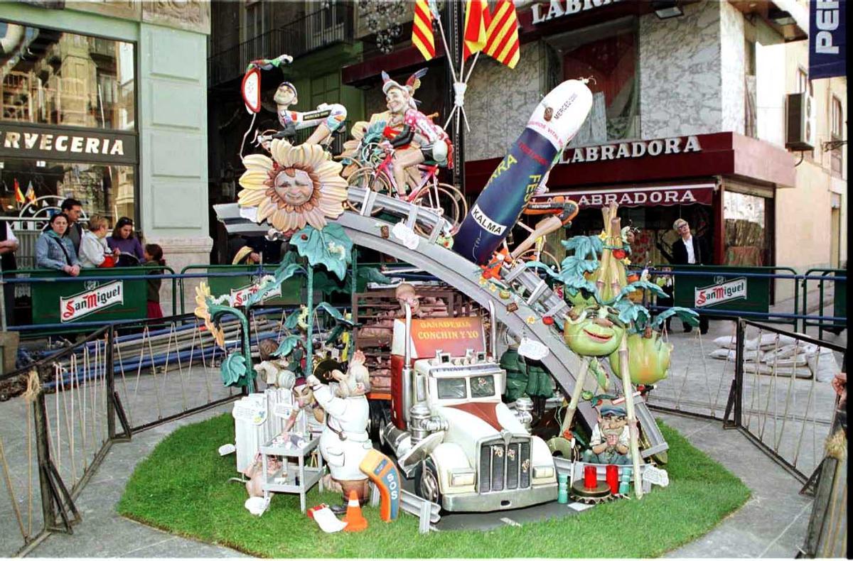 Falla Plaza de la Merced 2000