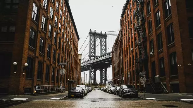 Nueva York, la ciudad de los rascacielos, los grandes museos y los barrios que parecen escenarios de cine