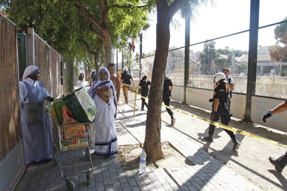 Dos vecinos y un policía heridos durante las prote