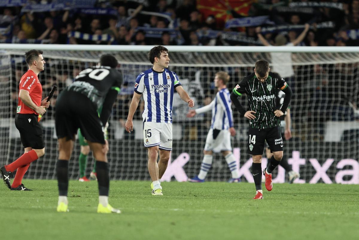 Febas, cabizbajo, al concluir el Real Sociedad-Elche
