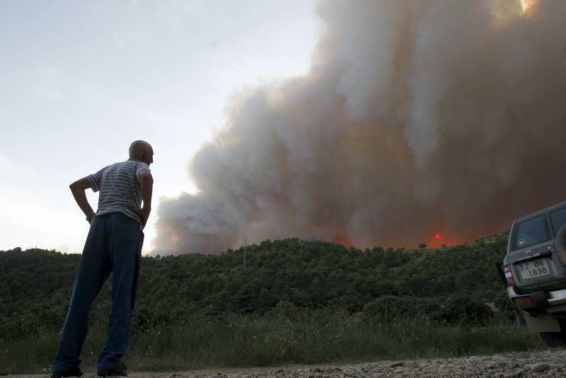 Fotogalería del incendio en el término de Luna en las Cinco Villas