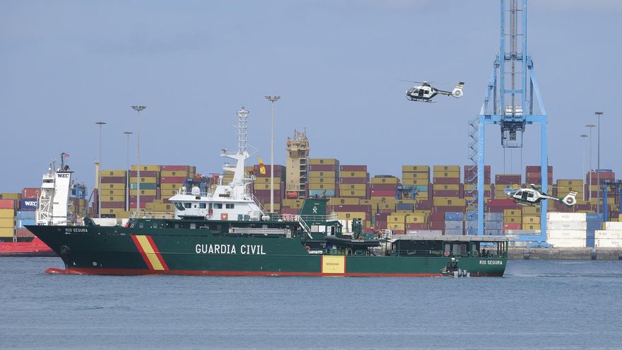 Tres detenidos por traficar con cocaína en falúas en el Puerto de Las Palmas