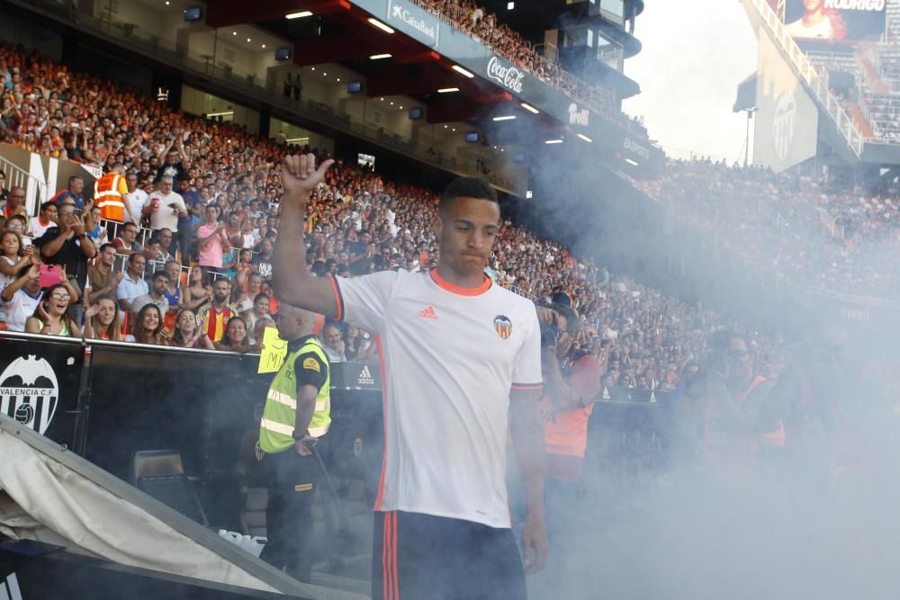 Todas las imágenes de la presentación del Valencia 2016/17