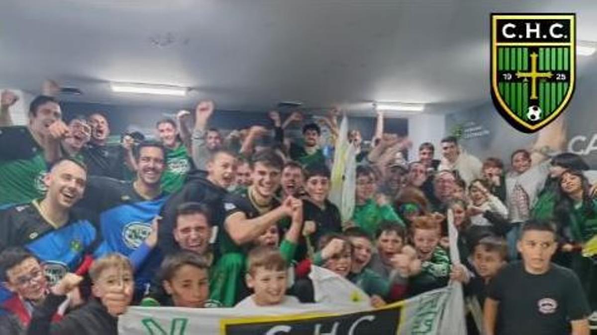 El Hispano se impone al Puerto de Vega (5-4) en un final de infarto y sigue en la lucha por el ascenso