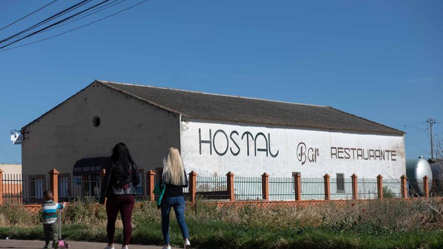 GALERÍA | Veintiséis ucranianos se alojan en un viejo hotel de Villaralbo reabierto gracias a seis mujeres