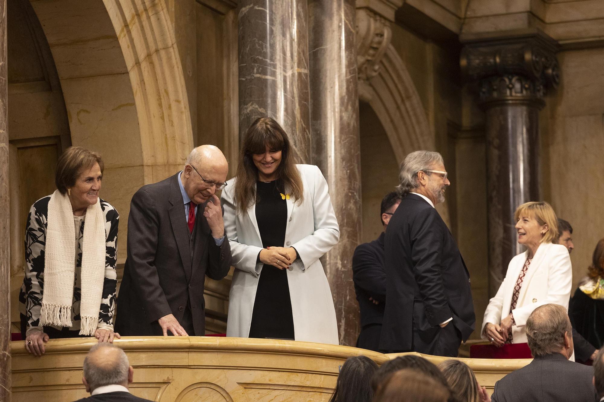 Núria de Gispert, Joan Rigol, Laura Borràs, Ernest Benach y Carme Forcadell, en la tribuna de invitados de la institución