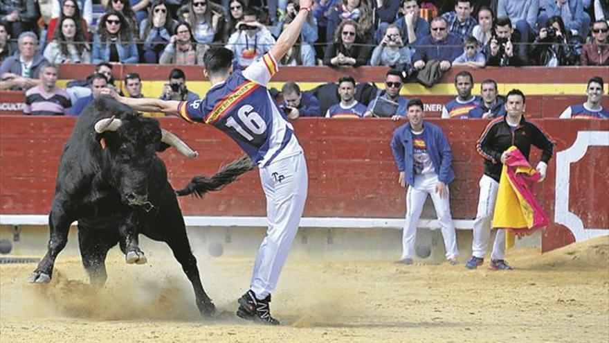 Castellón presume del toreo de calle en la Magdalena