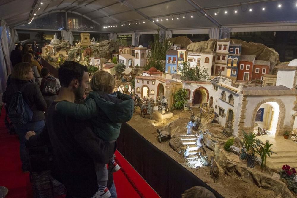 Encendido de luces de Navidad e inauguración del Belén en Cartagena