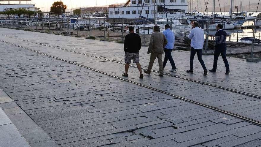 El Concello se niega a reparar As Avenidas antes de que el Puerto recupere su control