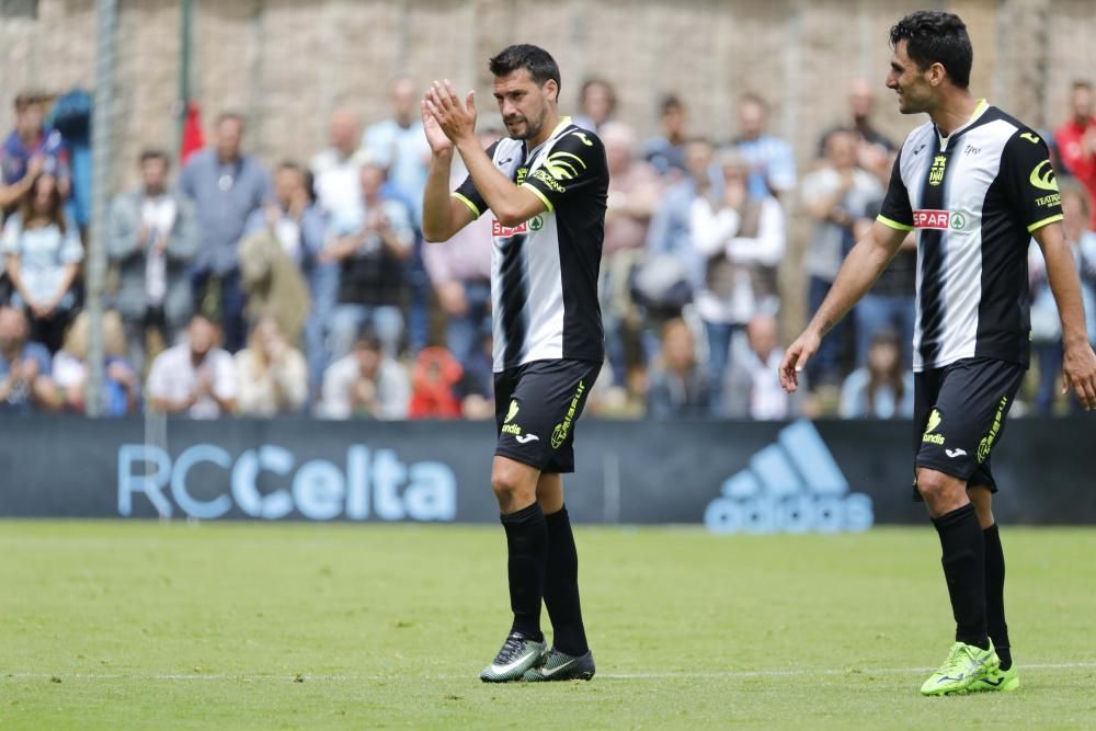 Las mejores imágenes de la semifinal del playoff de ascenso entre el Celta B y el Cartagena en un campo de Barreiro abarrotado.