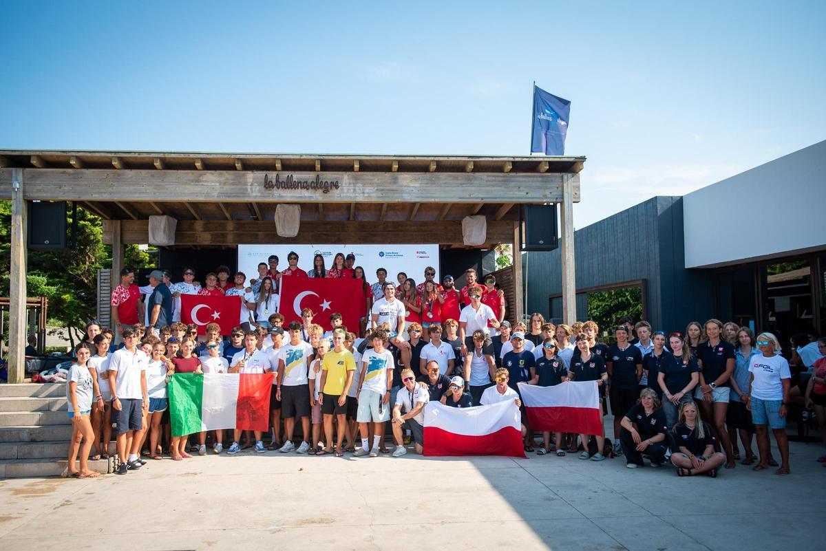 Imatge de grup dels competidors en l'últim dia de competició.