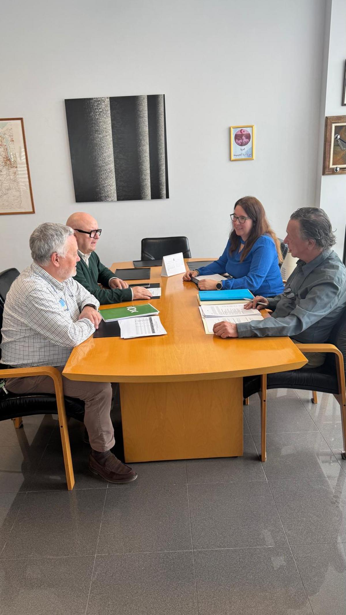 Reunión entre Rafael González y José Jorge Anes, concejales de Vox, y Nuria González-Nuevo y Nacho Menéndez, ediles del PP