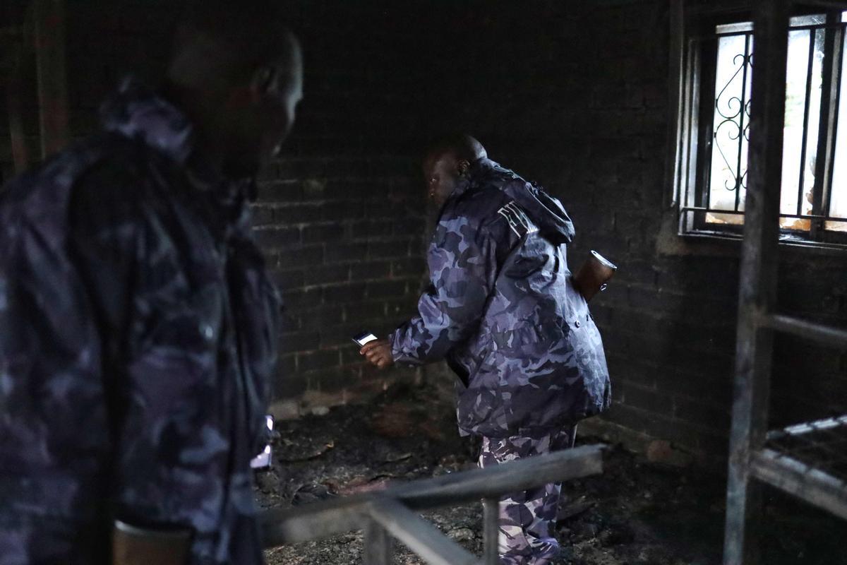 Un ataque contra una escuela de Uganda deja al menos 41 muertos