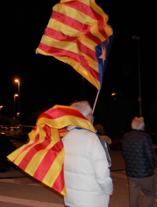 Divendres al Puig de les Basses de Figueres per desitjar «bona nit» a Dolors Bassa